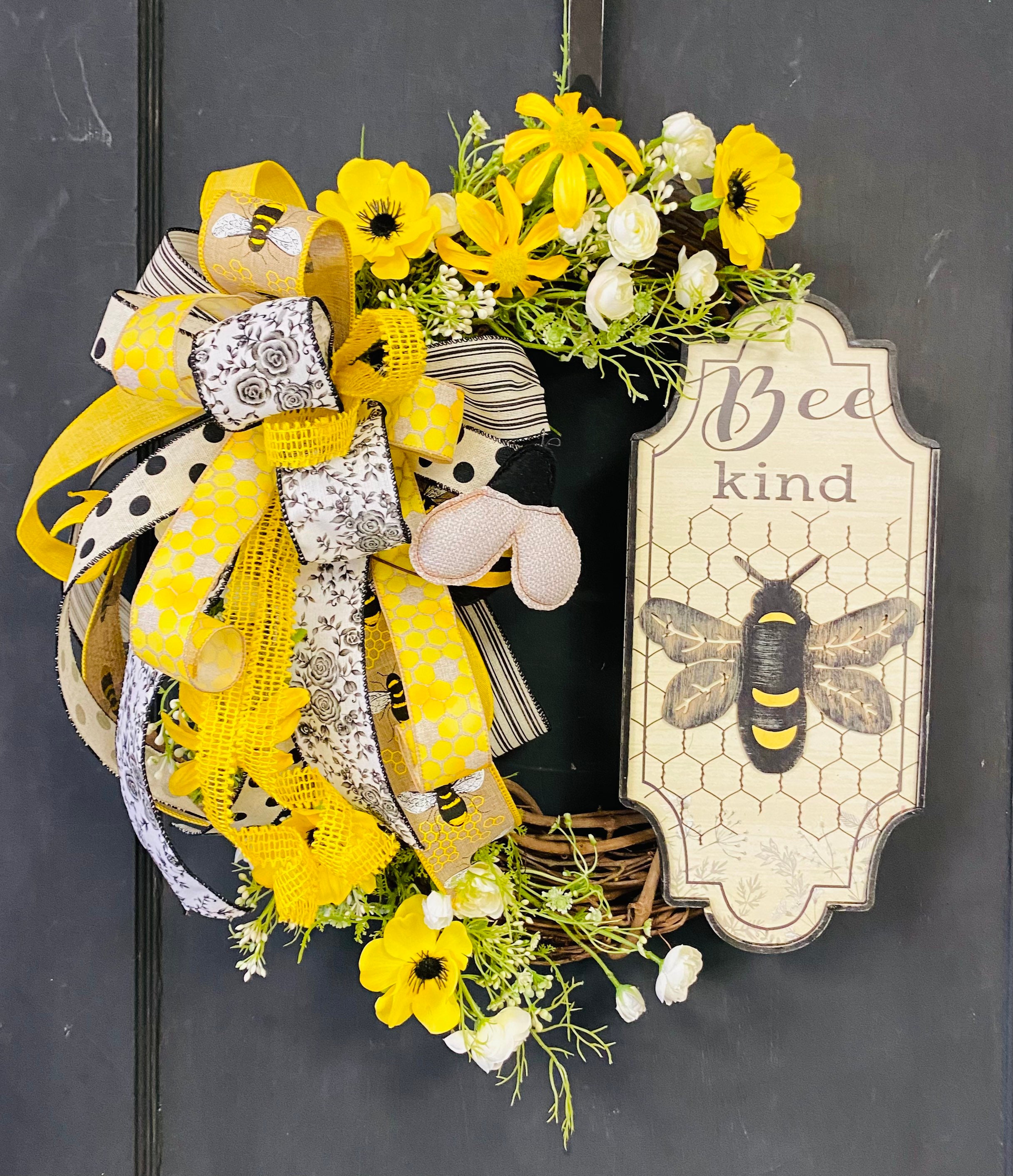 Bee Hive, Bee Skep, Honey Bee Decor, Bee Tiered Tray Decor, Spring Tiered  Tray, Rae Dunn Accessories, Small Grapevine Bee Hive, Summer Decor 