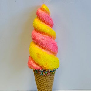 Palitos de sorvete em formato de cone rosa e amarelo de 13”