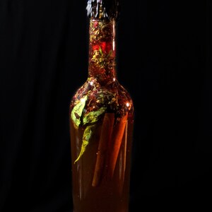 Pomba Gira Honey Bottle