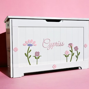 Caja de juguetes de madera personalizada en 3D o elementos de madera únicamente de Daisy Fields. Colección “Sweet Garden”