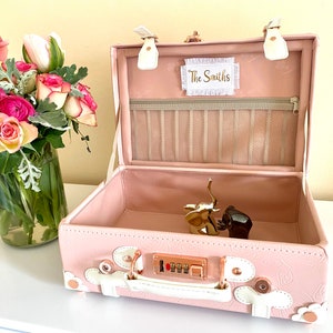 Wedding keepsake boxes. Boutique Daisy Fields.  Wedding petite trunk. Keepsake suitcase. Designed in Spain. By Daisy Fields