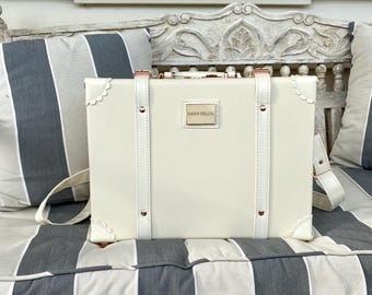 Modern Period-Style Suitcase by Daisy Fields - Color Boss Baby - Perfect for 1-3 Business Trips - Cabin Luggage