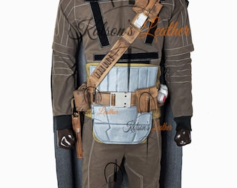 Traje completo inspirado en el disfraz de beskar de Mando Din Djarin con cinturón y capa.