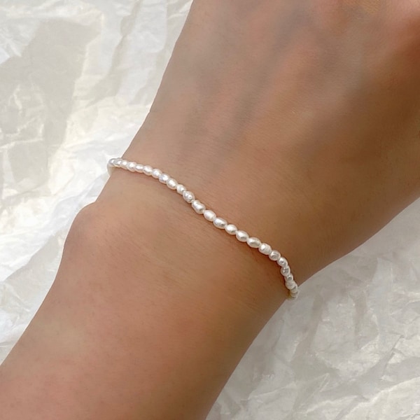 2-2.5mm freshwater pearls bracelet • Elastic bracelet • Elastic anklet • Tiny pearls • Bridesmaid gift • Minimal jewelry • Gift for her