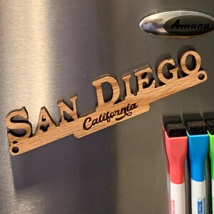 Cartello magnetico per frigorifero di San Diego, decorazione di San Diego, regalo personalizzato per San Diego, souvenir per le vacanze a San Diego, regalo per San Diego, SDSU
