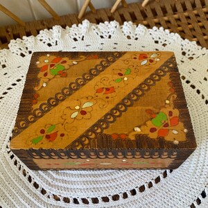 Vintage Wooden Pyrography Hinged Box | Made in Bulgaria | Keepsake Box bild 3