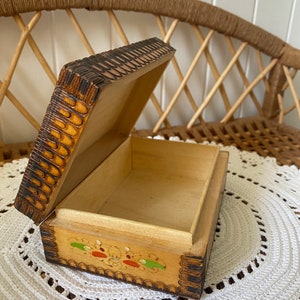 Vintage Wooden Pyrography Hinged Box | Made in Bulgaria | Keepsake Box bild 7