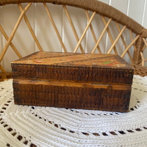 Vintage Wooden Pyrography Hinged Box | Made in Bulgaria | Keepsake Box bild 9