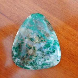 Malachite in Agate Cabochon 143L0098