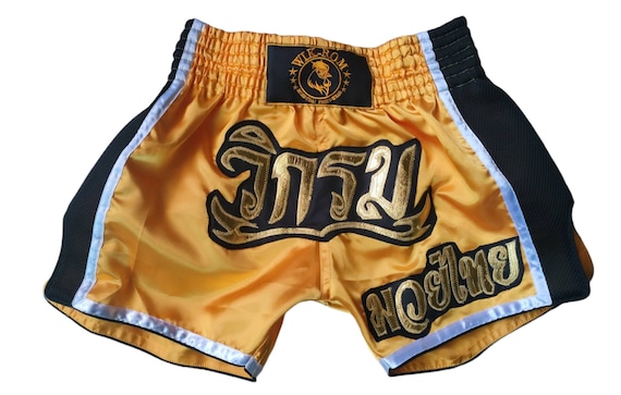 Short de boxe thaï en satin de haute qualité Wik-Rom or jaune 3 5% du prix  est destiné à des actions caritatives et solidaires Thaïlande -  France