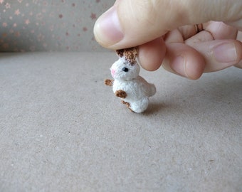 Miniature white rabbit mini crochet bunny tiny animal for doll dollhouse pet collection toy amigurumi