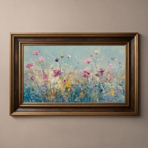 K&ouml;nnte beinhalten: Ein gerahmtes Gem&auml;lde, das ein Feld mit rosa und violetten Wildblumen vor einem hellblauen Himmel zeigt. Das Gem&auml;lde ist in einem lockeren, impressionistischen Stil mit sichtbaren Pinselstrichen ausgef&uuml;hrt.
