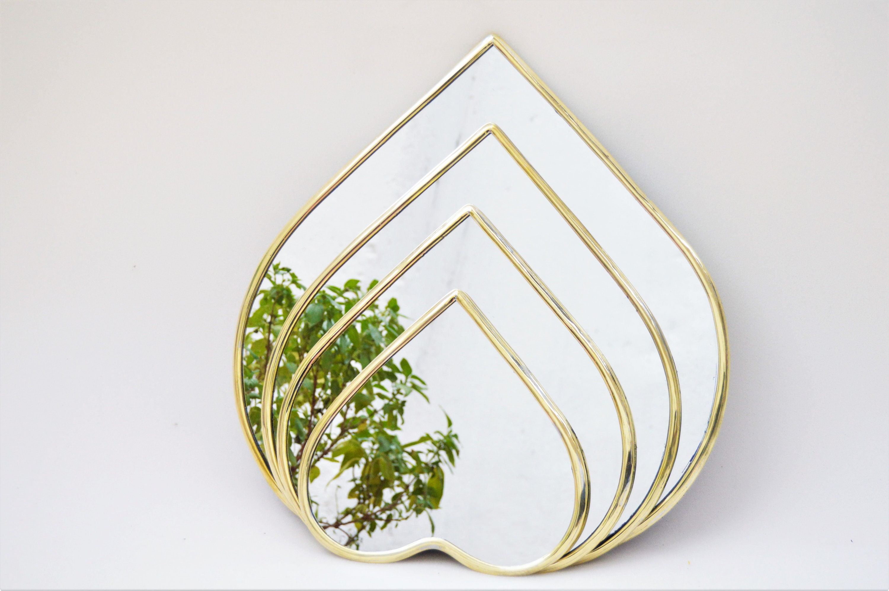 Heart wall Mirror, Heart Mirror Gold, Unique Gift for Her, Cute Wall Mirrors, Bathroom Mirror, Mirror Wall Decor.