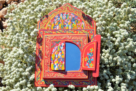 ANCIEN MIROIR À parties closes en laiton repousse fin XIXème - TBE EUR