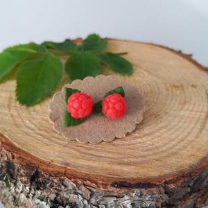 Handgemachte Ohrstecker, Himbeere, aus Chirurgenstahl