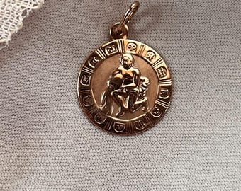 Vintage 14K Yellow Gold Aquarius Pendant