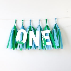 Golf High Chair Banner + Mini Tassels - Hole In One - Golf Party - First Birthday - Garland - Sign - Photo BackDrop - Partee