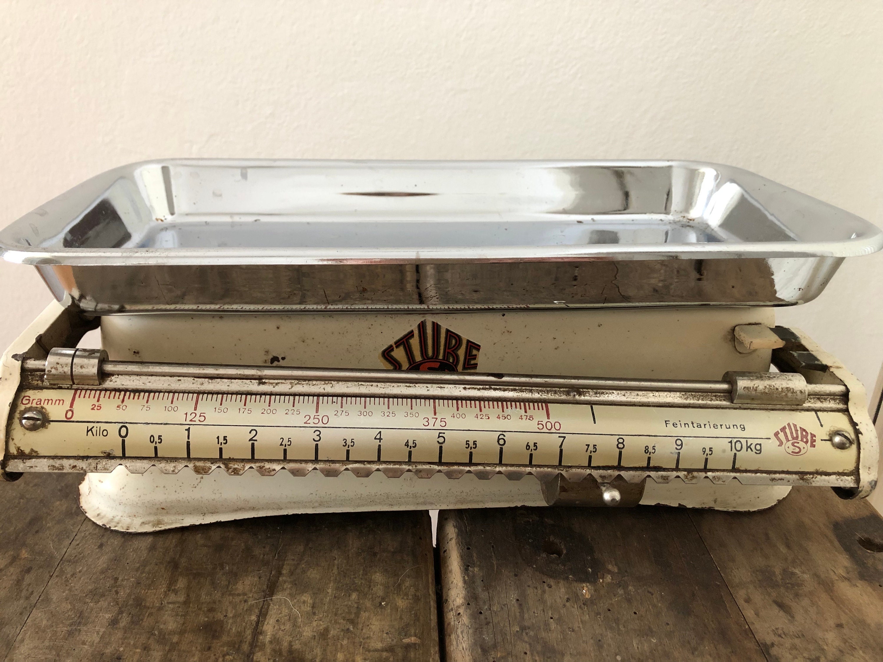 Uralte Waage, Antike Waage, alte Küchenwaage, Vintage Deko, Küchendeko, antike Küchendeko, Küchenwaage, alte Waage, cremefarben, cremeweiß