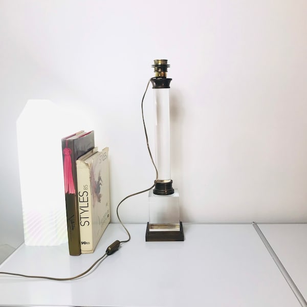 Elegant Hollywood Regency Table Lamp, Mid-Century Modern Lamp with Brass and Lucite. Vintage XL Lucite Lamp, MCM Lamp.