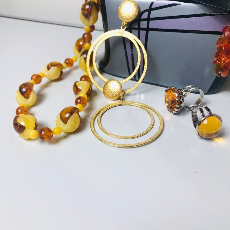 70s Jewellery Set with a Ceramic Memphis Style Case.
