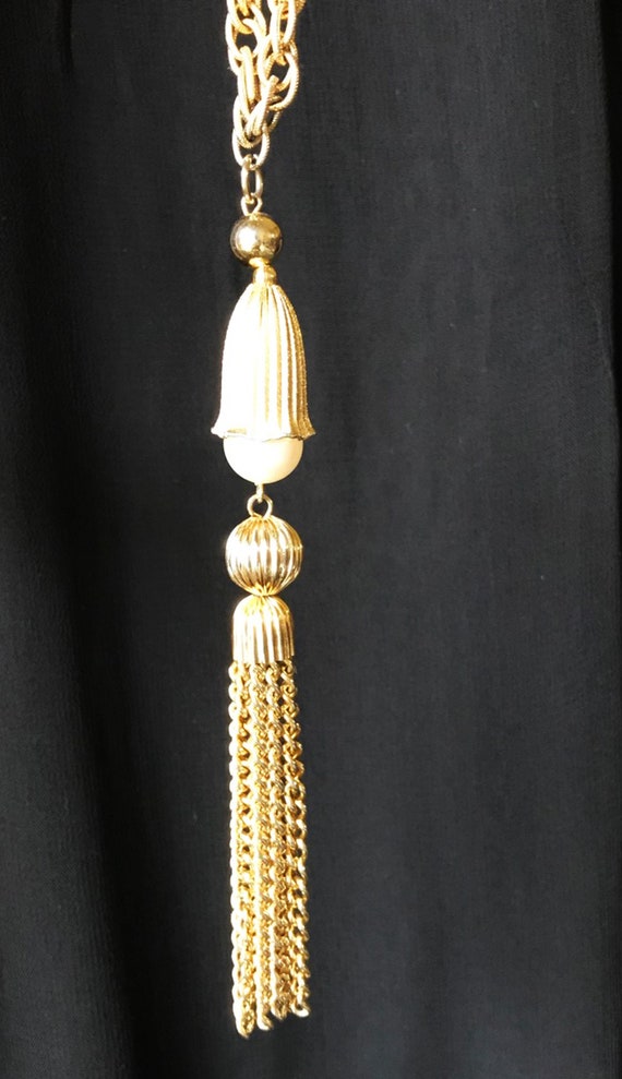 Vintage gold and pearl tassel necklace, gold and … - image 9