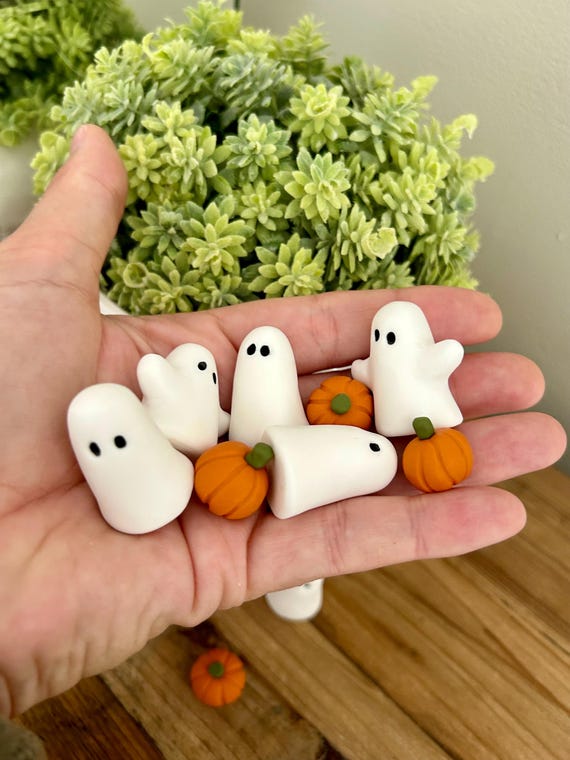 Handmade Polymer Clay Ghost Ornament, Spooky Halloween Decor (3cm)
