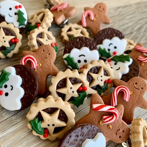 Gingerbread man pin badge, Christmas Pin, Christmas badge, Mince pie pin badge Christmas pin, Novelty Christmas Gift