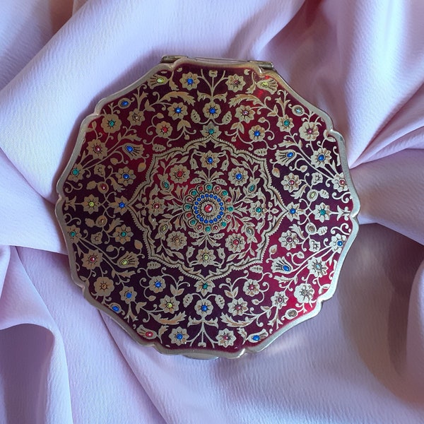 Vintage Stratton rouge et or Indian Jewel compact.