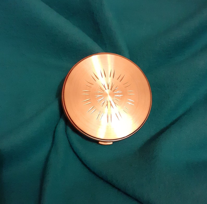 Margaret Rose vintage compact Margaret Rose vintage compact