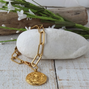 Chunky  gold coin bracelet, Gold large link chain bracelet with coin charm, Bold gold bracelet,