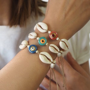 Evil eye with shell bracelet, Cowrie beach bracelet for women, image 1