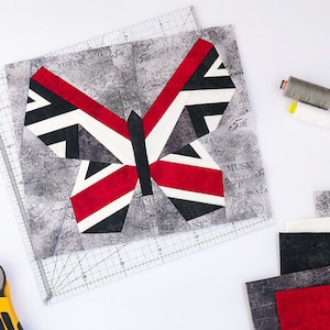 Graphic butterfly pattern /  PDF pattern / Foundation Paper Piecing / FPP Pattern / Modern quilt patterns