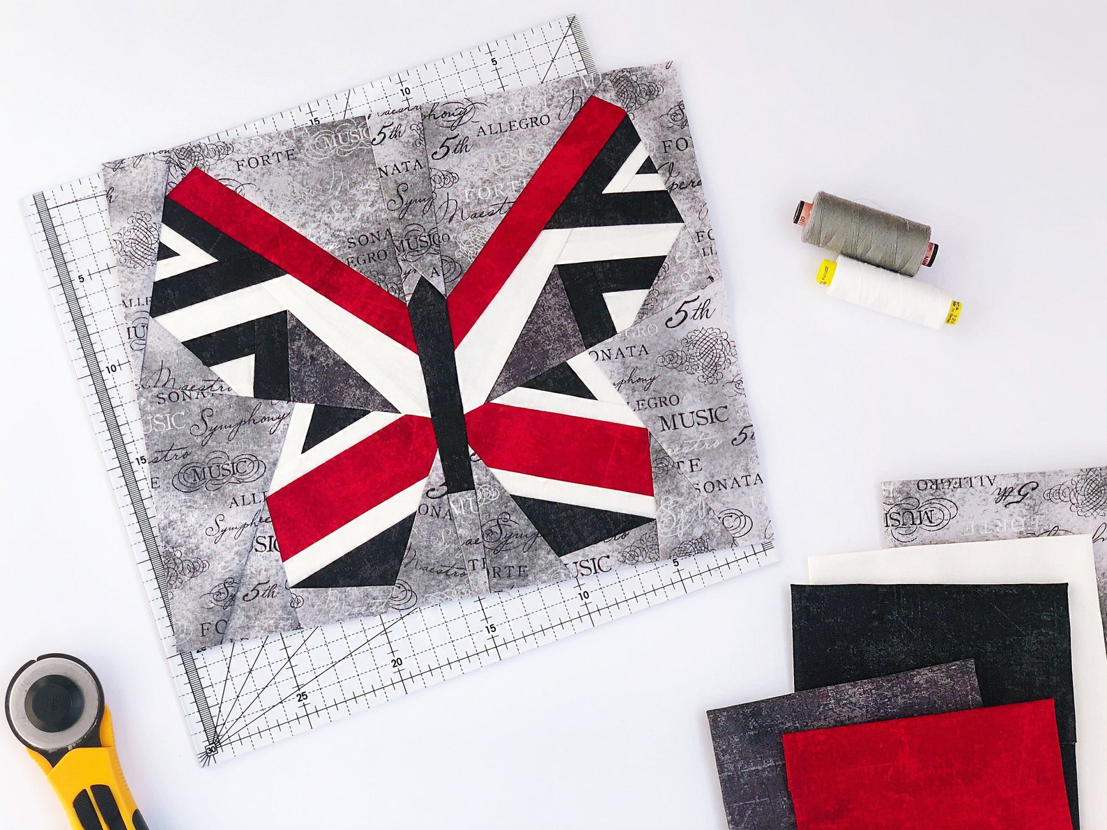 Graphic Butterfly Pattern / PDF Pattern / Foundation Paper Piecing ...