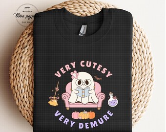Design de camiseta muito fofo e muito recatado, garota recatada, fantasma leitora PNG, era dos livros, livro fofo PNG, bibliotecária PNG, amante de livros, camiseta de rato de biblioteca PNG