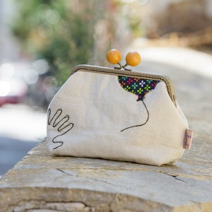Cartera de lona de algodón color crema, monedero con cierre de beso y globo sin bordado, regalo para hermana imagen 2