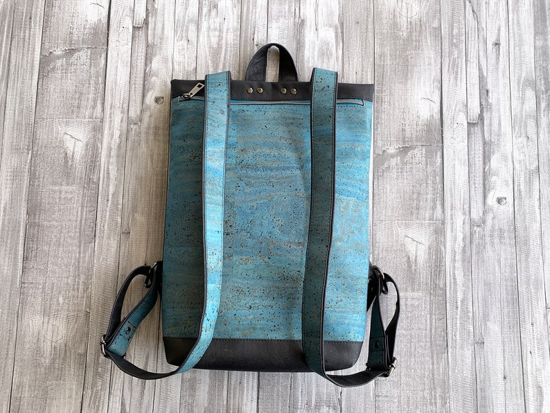 Türkisblauer Korkrucksack, Unisex Männer und Frauenrucksack, Stadttasche, Laptop-Rucksack, Öko-freundliche vegane Tasche Bild 6