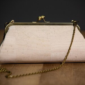 Cartera de mano de corcho blanco, cartera de mano con marco de metal vegano, bolso de mano de boda, regalo para ella imagen 6