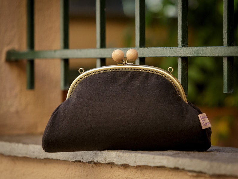 Cartera de mano de lino negra, Bolso de noche para mujer, Bolso de mano negro, Regalo único para ella imagen 5