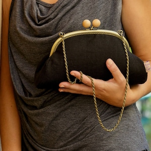 Cartera de mano de lino negra, Bolso de noche para mujer, Bolso de mano negro, Regalo único para ella imagen 1