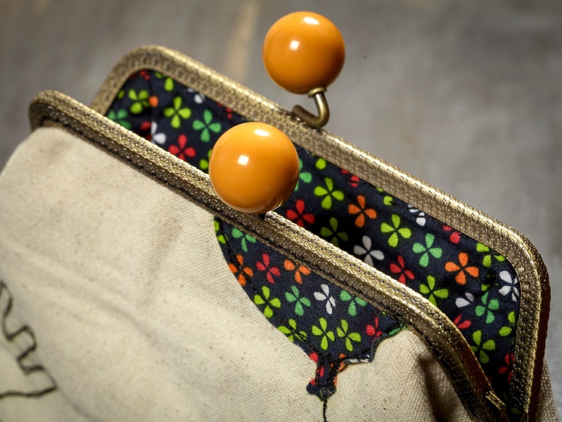 Cartera de lona de algodón color crema, monedero con cierre de beso y globo sin bordado, regalo para hermana imagen 6