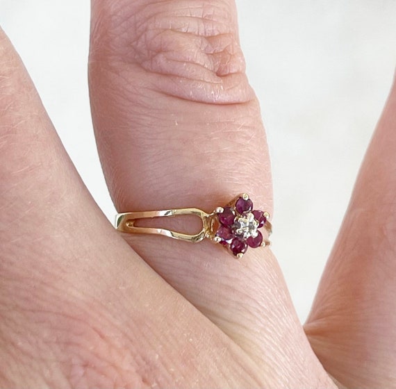 Solid 10k Yellow Gold Natural Ruby & Diamond Flow… - image 2