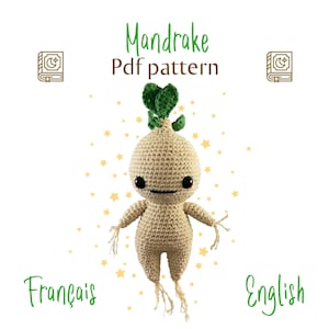 Peut inclure: Patron de crochet pour un Mandrake, une plante magique de la série Harry Potter. Le patron est disponible en anglais et en français. L'image montre un Mandrake crocheté avec un sommet vert feuillu, un corps beige et des racines brunes.