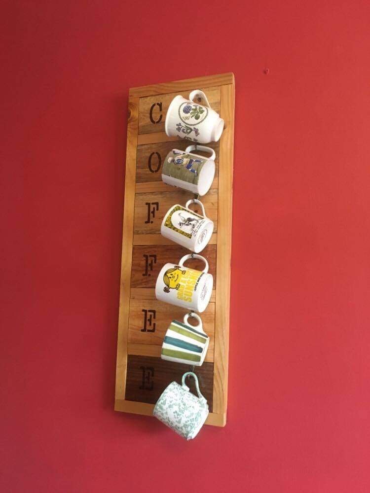 Almacenamiento de tazas de café de madera rústica | Etsy
