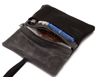 Tobacco pouch "FARO" made from vegetable-tanned premium leather (black)