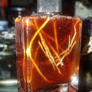 Dragons Blood Oil - Powerful in Protection  & Uncrossing- Amplifies Love Spells- Adds Power to Positivity - Power Amplifier