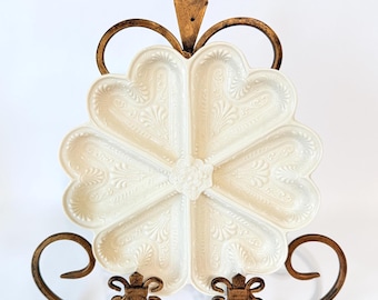 Metropolitan Museum of Art 1700s Repro Decorative Ceramic Heart Cookie Mold