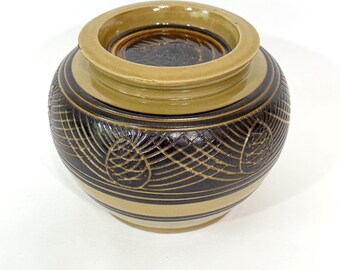 Artisan Lidded Ceramic Bowl with Lid, Pinecone Theme