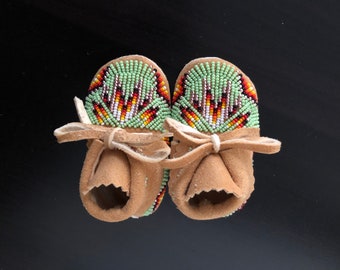 ethnic footwear for baby girl