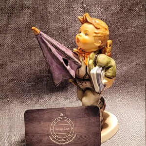 Hummel &quot;Is it raining?&quot; Regnet&#39;s Boy with Umbrella - 1980 - 6&quot; Tall