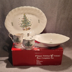 Happy Holidays Complete 5 Piece Completer Set by Nikko - Includes Sugar Bowl and Lid, Creamer, Vegetable Bowl and Platter